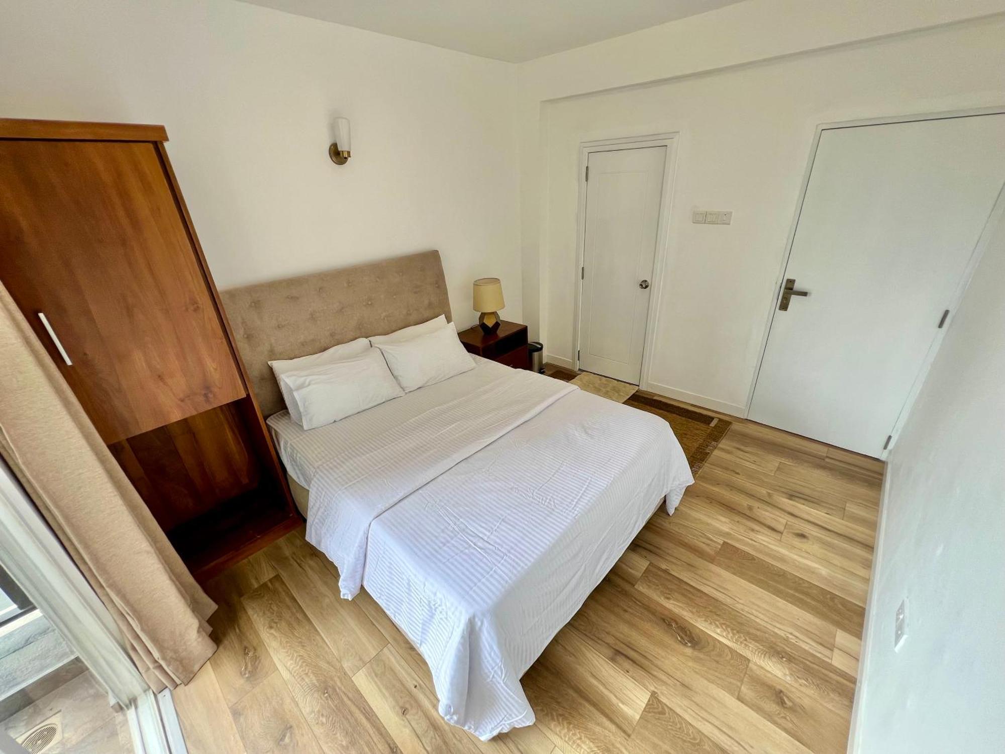 Lake View Residencies نوفارا إيلِيا المظهر الخارجي الصورة