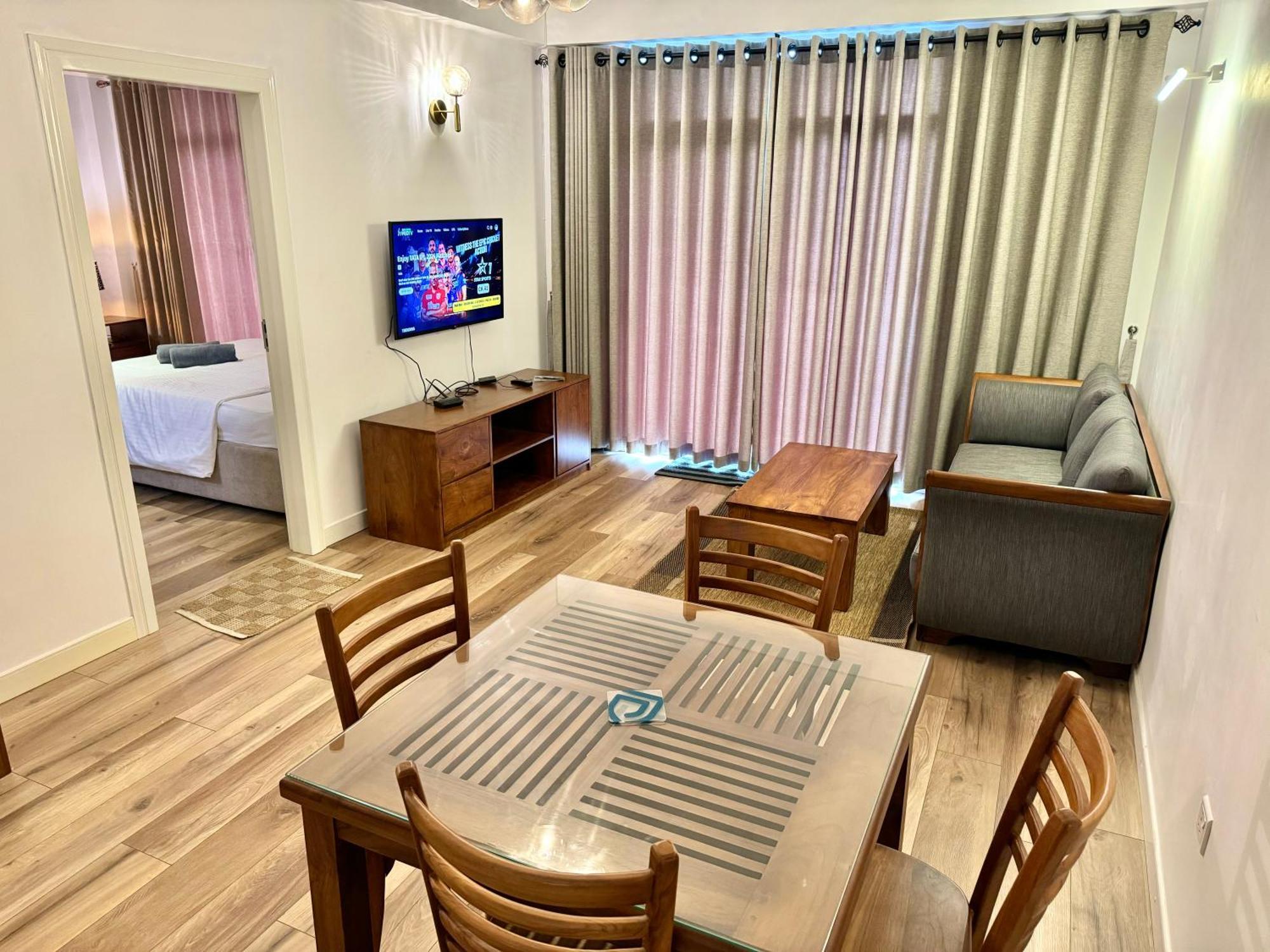 Lake View Residencies نوفارا إيلِيا المظهر الخارجي الصورة