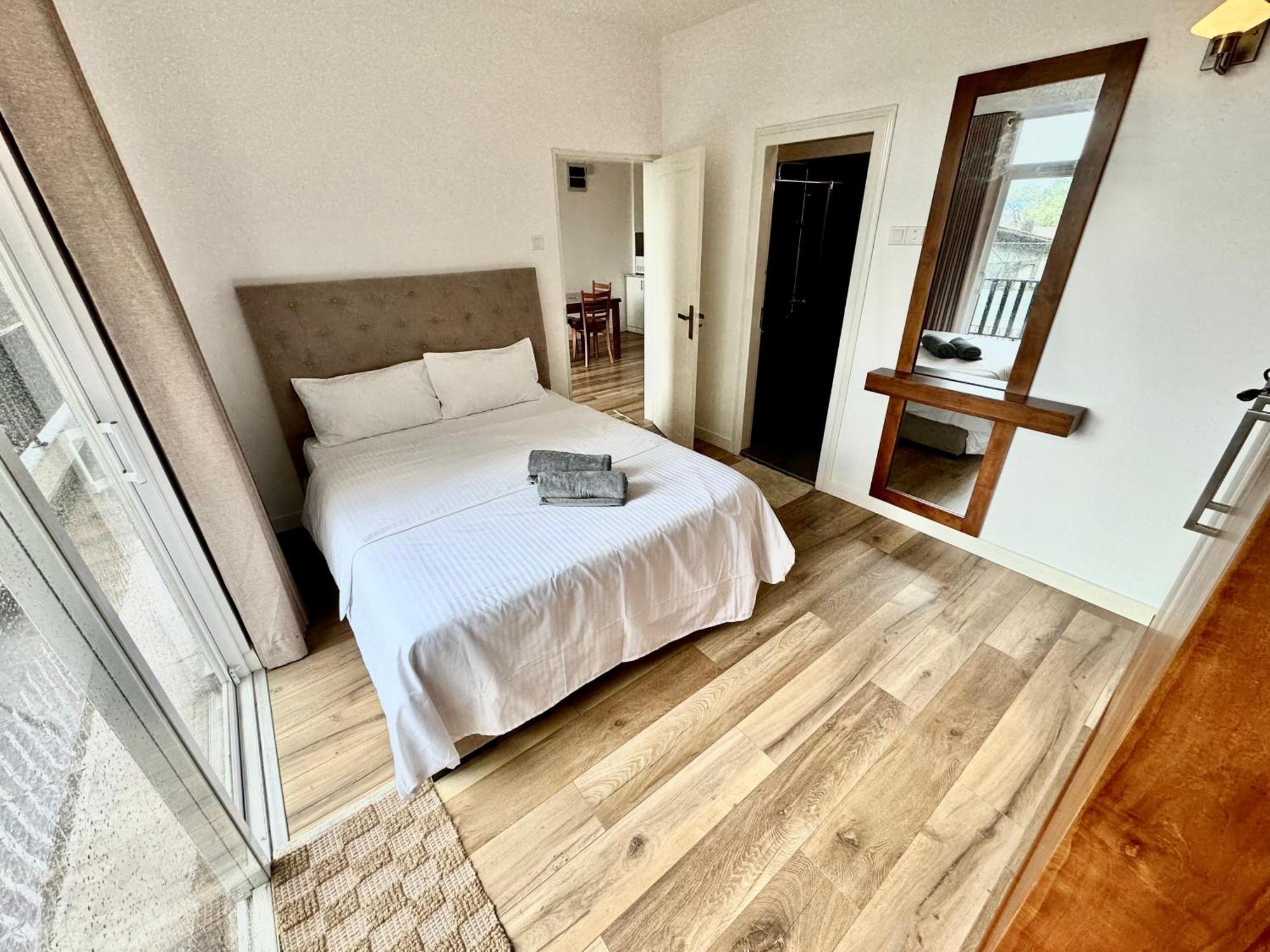 Lake View Residencies نوفارا إيلِيا المظهر الخارجي الصورة